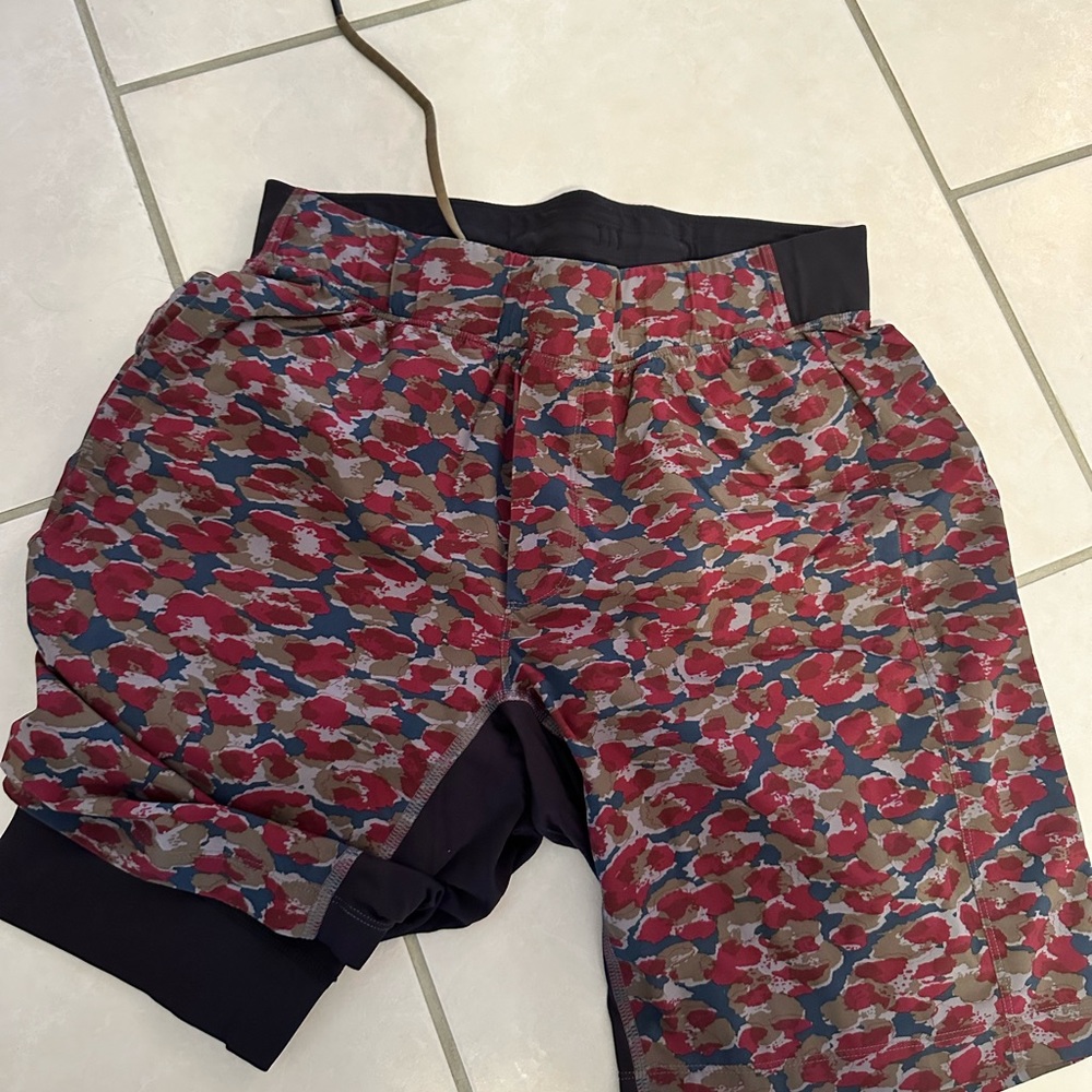 Lululemon Camouflage 9 inch shorts
